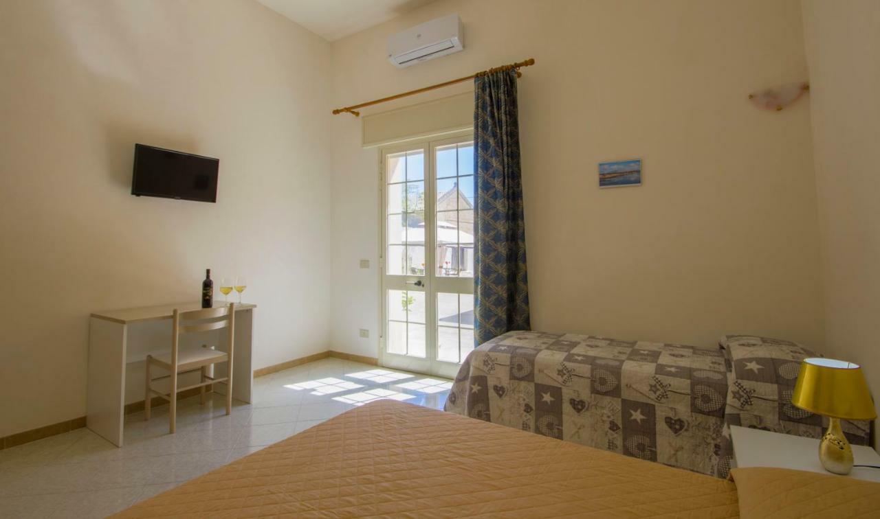B&B Isole Dello Stagnone Бирджи-Векки Экстерьер фото